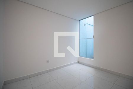 Quarto 2 de apartamento para alugar com 2 quartos, 60m² em Conjunto 21, Brasília