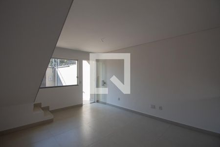 Sala de casa à venda com 2 quartos, 70m² em Parque Xangri-lá, Contagem