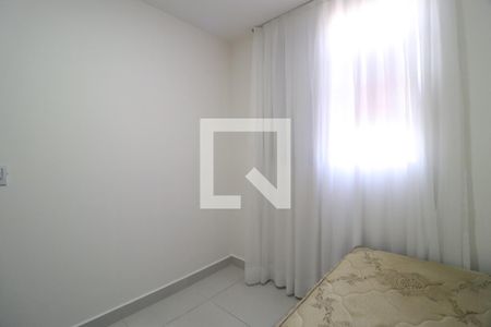 Quarto 1 de apartamento para alugar com 2 quartos, 58m² em Gávea, Uberlândia