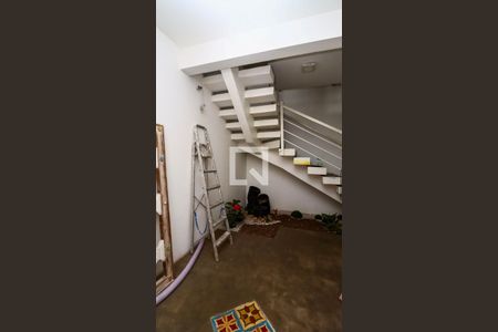 Escada de casa à venda com 8 quartos, 269m² em Vila Ernesto, São Paulo
