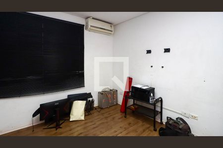 Quarto 1 de casa à venda com 8 quartos, 269m² em Vila Ernesto, São Paulo