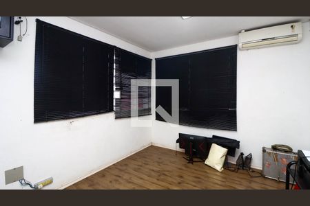 Quarto 1 de casa à venda com 8 quartos, 269m² em Vila Ernesto, São Paulo
