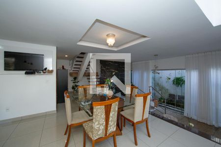 Casa à venda com 4 quartos, 272m² em Santa Lúcia, Belo Horizonte