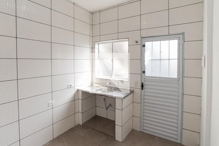 Cozinha de apartamento para alugar com 1 quarto, 23m² em Vila Nilo, São Paulo
