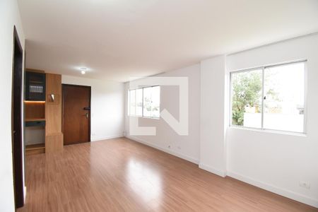 Sala/Cozinha de apartamento para alugar com 2 quartos, 65m² em Boa Vista, Curitiba