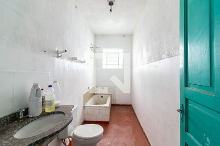 Banheiro de casa à venda com 2 quartos, 70m² em Vila Vitorio Mazzei, São Paulo