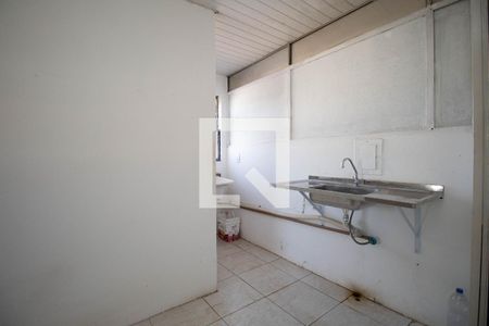 Cozinha e Área de Serviço de apartamento para alugar com 1 quarto, 32m² em Q 2, Brasília