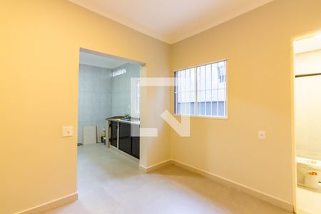 Sala de Estar de casa para alugar com 3 quartos, 180m² em Km 18, Osasco