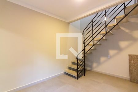 Sala de Estar de casa para alugar com 3 quartos, 180m² em Km 18, Osasco