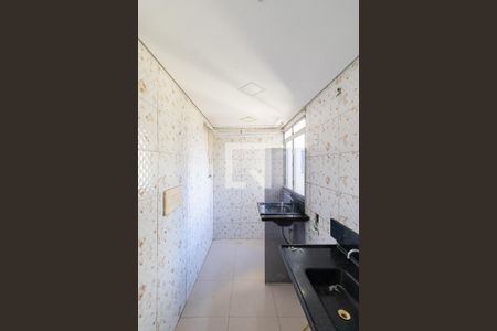 Sala/Cozinha/Área de Serviço  de apartamento para alugar com 2 quartos, 44m² em Vila Popular, São Paulo