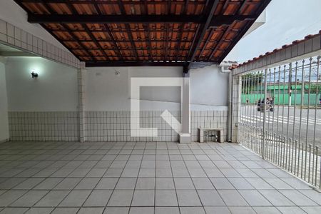 Garagem de casa para alugar com 2 quartos, 91m² em Real, Praia Grande