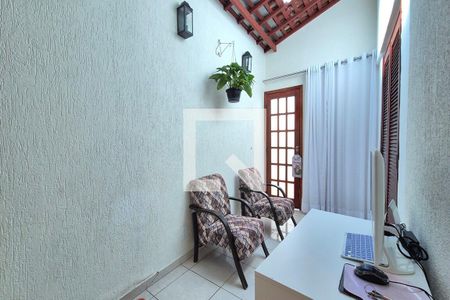 Área de Luz  de casa à venda com 3 quartos, 249m² em Jardim dos Oliveiras, Campinas