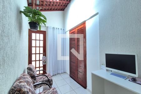 Área de Luz  de casa à venda com 3 quartos, 249m² em Jardim dos Oliveiras, Campinas
