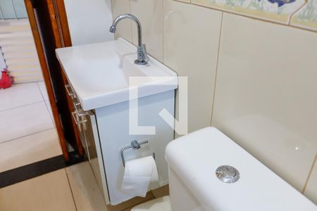 Banheiro de casa para alugar com 1 quarto, 50m² em Veloso, Osasco