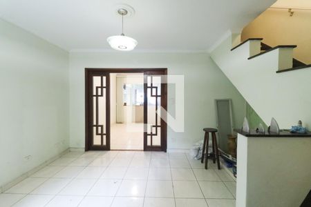 Casa para alugar com 2 quartos, 170m² em Vila Gustavo, São Paulo