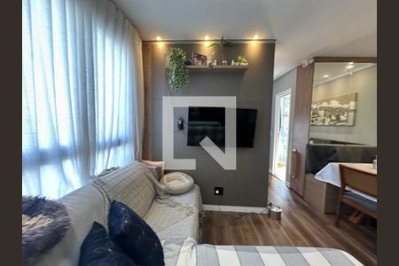 Sala de apartamento para alugar com 1 quarto, 50m² em Jardim Tupanci, Barueri