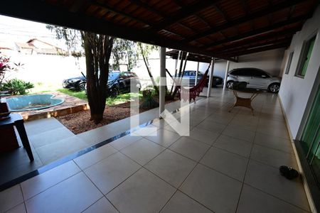 Casa à venda com 4 quartos, 416m² em Vila Anchieta, Goiânia