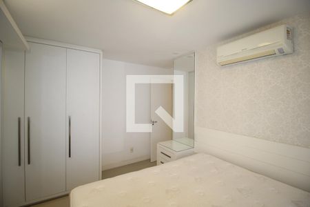 Suíte 1 de apartamento para alugar com 2 quartos, 65m² em Passo D’areia, Porto Alegre
