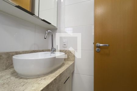 Banheiro da Suíte de apartamento para alugar com 3 quartos, 83m² em Picanço, Guarulhos