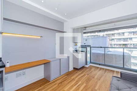 Sala/Quarto de kitnet/studio para alugar com 1 quarto, 32m² em Santo Amaro, São Paulo
