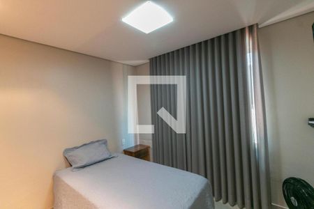 Casa à venda com 3 quartos, 200m² em Planalto, Belo Horizonte