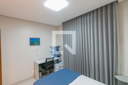 Casa à venda com 3 quartos, 200m² em Planalto, Belo Horizonte