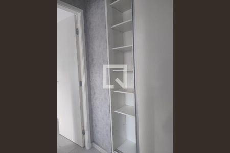 Corredor de apartamento à venda com 2 quartos, 54m² em Jardim do Líbano, Barueri