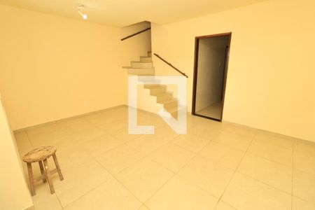 Sala de casa para alugar com 3 quartos, 120m² em Stella Maris, Salvador