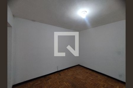 Quarto de casa à venda com 3 quartos, 130m² em Parque Fongaro, São Paulo