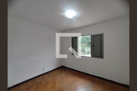 Quarto de casa à venda com 3 quartos, 130m² em Parque Fongaro, São Paulo