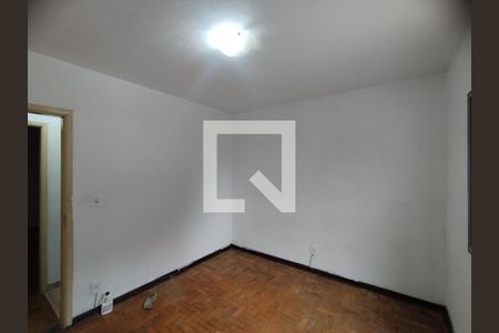 Quarto de casa à venda com 3 quartos, 130m² em Parque Fongaro, São Paulo