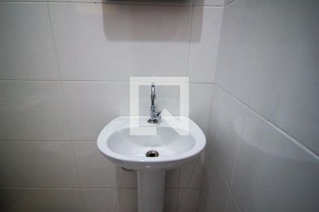 Banheiro da Suíte de casa para alugar com 2 quartos, 52m² em Wanel Ville, Sorocaba