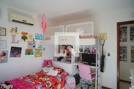 Quarto 1 de casa de condomínio para alugar com 2 quartos, 100m² em Pindobas, Maricá