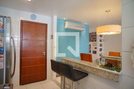 Cozinha de casa de condomínio para alugar com 2 quartos, 100m² em Pindobas, Maricá