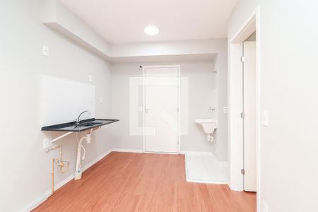 Sala/Cozinha de kitnet/studio para alugar com 1 quarto, 26m² em Parada Xv de Novembro, São Paulo
