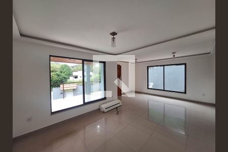Casa para alugar com 5 quartos, 250m² em Matapaca, Niterói