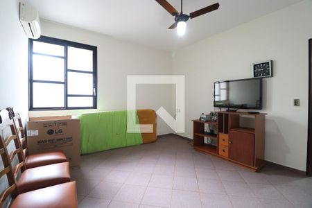 Sala de TV de casa para alugar com 4 quartos, 115m² em Vigilato Pereira, Uberlândia