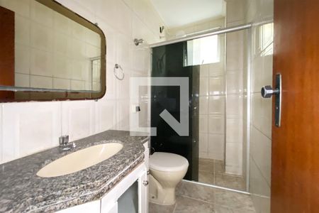 Banheiro de apartamento à venda com 2 quartos, 50m² em Ana Lúcia, Belo Horizonte