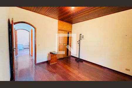 Quarto de casa de condomínio para alugar com 4 quartos, 287m² em Colonial Village (caucaia do Alto), Cotia