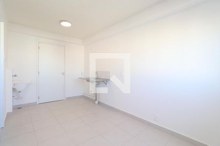 Sala/Cozinha/Área de serviço de apartamento à venda com 1 quarto, 25m² em Parque Industrial Tomas Edson, São Paulo