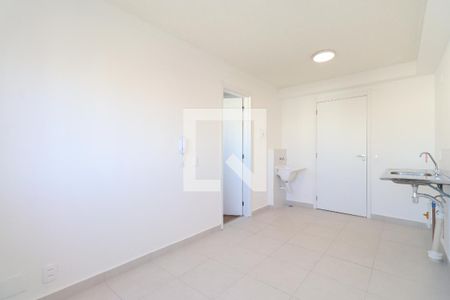 Sala/Cozinha/Área de serviço de apartamento à venda com 1 quarto, 25m² em Parque Industrial Tomas Edson, São Paulo