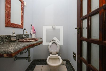 Lavabo de casa para alugar com 3 quartos, 250m² em Jardim Santa Terezinha, Taboão da Serra