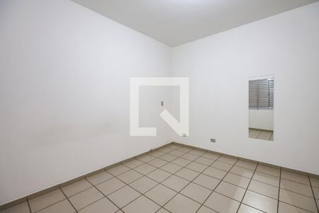 Suíte de casa para alugar com 3 quartos, 250m² em Jardim Santa Terezinha, Taboão da Serra