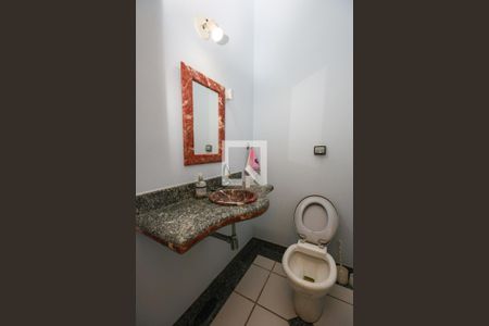 Lavabo de casa para alugar com 3 quartos, 250m² em Jardim Santa Terezinha, Taboão da Serra