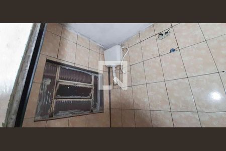 Banheiro de casa para alugar com 2 quartos, 60m² em Santa Maria, Osasco