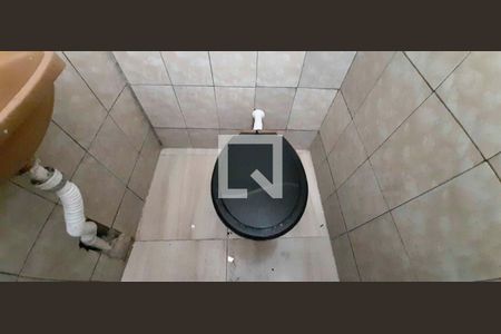 Banheiro de casa para alugar com 2 quartos, 60m² em Santa Maria, Osasco