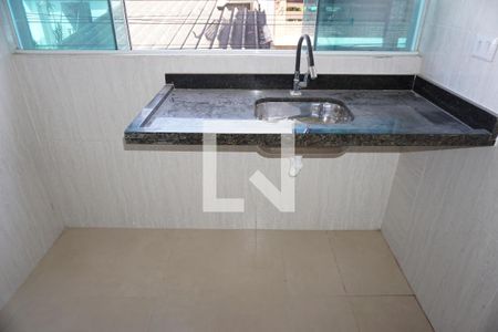 Sala/Cozinha de apartamento para alugar com 1 quarto, 40m² em Jardim Castilho, Embu das Artes