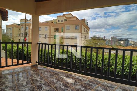 Sacada da Sala 2 de casa para alugar com 3 quartos, 300m² em Tubalina, Uberlândia