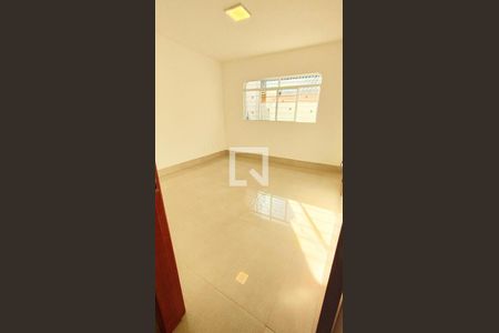 Casa à venda com 3 quartos, 120m² em Parque Amazonia, Goiânia