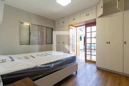 Quarto 1 de casa para alugar com 3 quartos, 300m² em Chácara Seis de Outubro, São Paulo